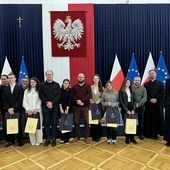 Finaliści etapu diecezjalnego z opiekunami i organizatorami. 