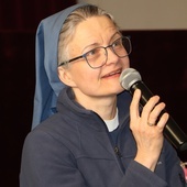 Siostra Anna Maria Pudełko została jedną z czterech radnych generalnych sióstr apostolinek. 