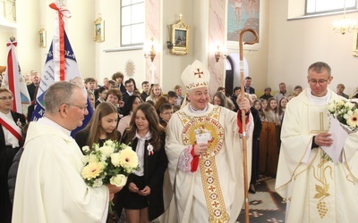 W Dulczy Wielkiej dzieci rodzą się ze skrzydłami, a nauczyciele pomagają im je rozwijać