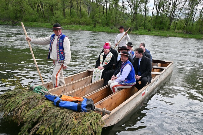 Początek sezonu flisackiego 