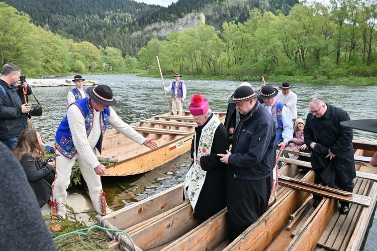 Początek sezonu flisackiego 