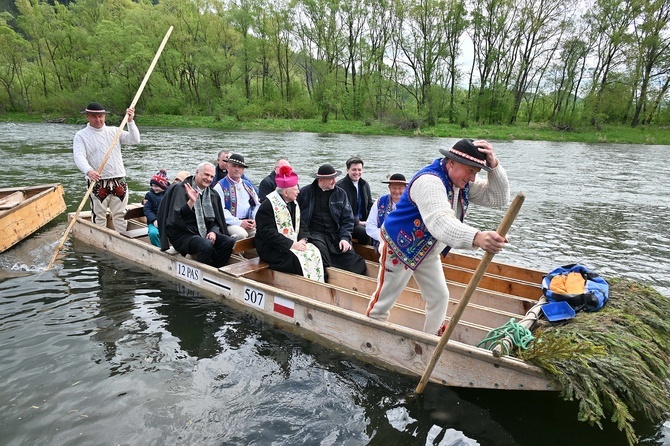 Początek sezonu flisackiego 