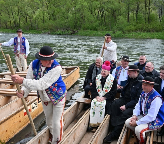 Początek sezonu flisackiego 