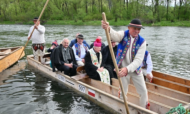 Pieniny: Łodzie poświęcone, sezon flisacki na Dunajcu rozpoczęty