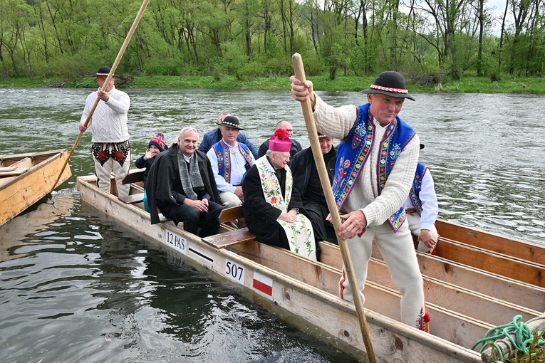 Pieniny: Łodzie poświęcone, sezon flisacki na Dunajcu rozpoczęty