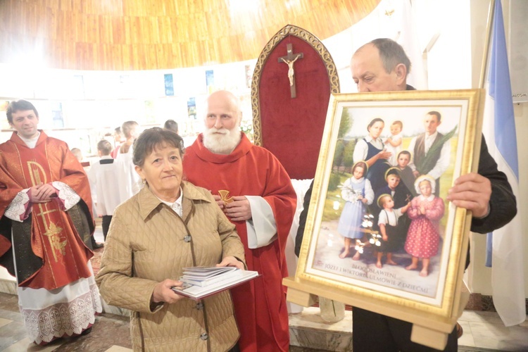 Rozpoczęcie peregrynacji obrazu bł. rodziny Ulmów w parafii Tęgoborze