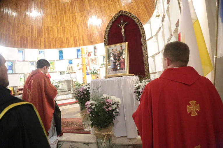 Rozpoczęcie peregrynacji obrazu bł. rodziny Ulmów w parafii Tęgoborze