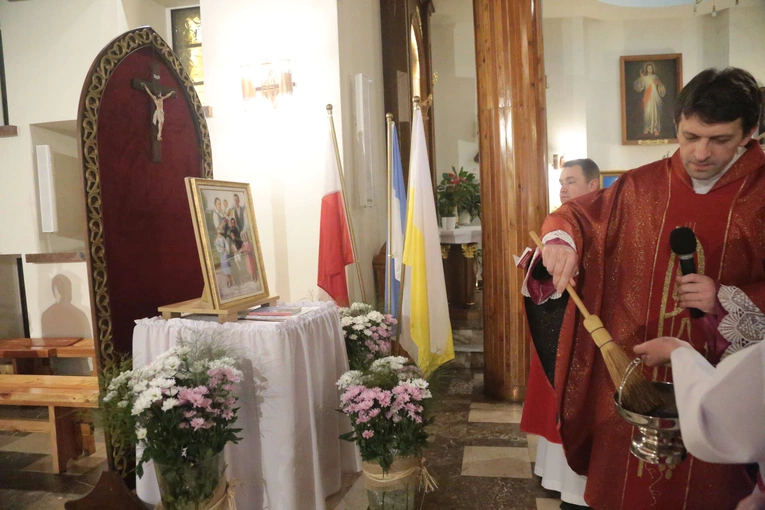 Rozpoczęcie peregrynacji obrazu bł. rodziny Ulmów w parafii Tęgoborze