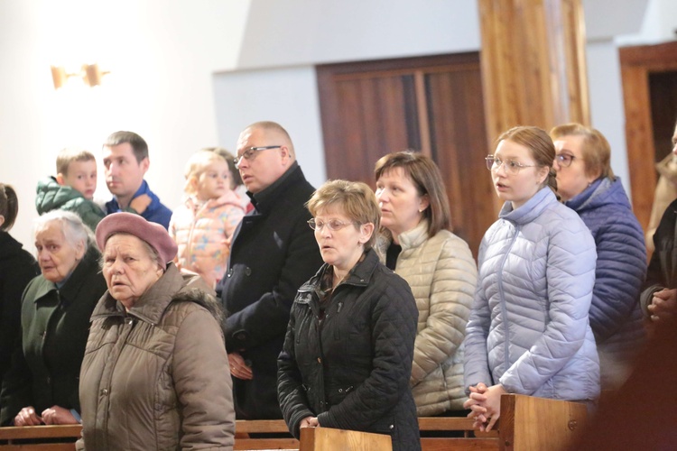 Rozpoczęcie peregrynacji obrazu bł. rodziny Ulmów w parafii Tęgoborze