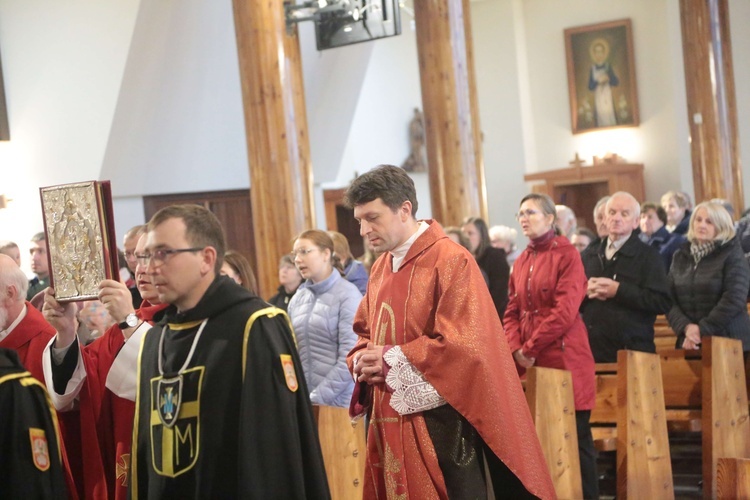 Rozpoczęcie peregrynacji obrazu bł. rodziny Ulmów w parafii Tęgoborze