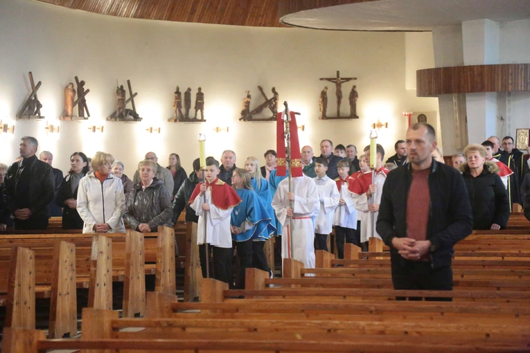 Rozpoczęcie peregrynacji obrazu bł. rodziny Ulmów w parafii Tęgoborze