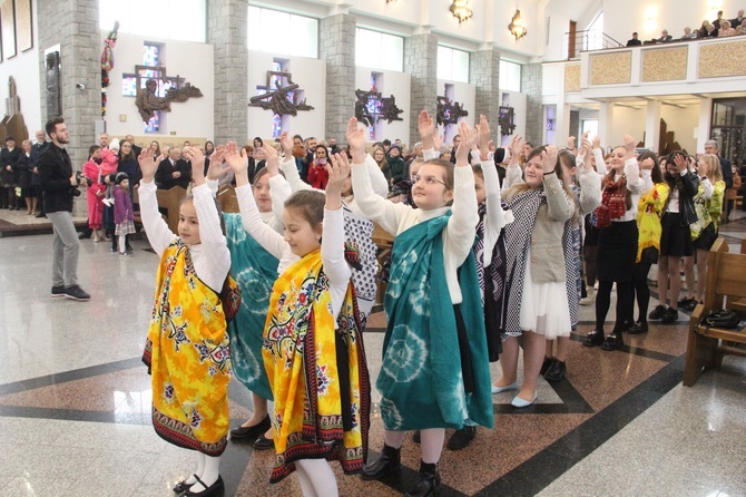 Męcina. Śluby wieczyste s. Magdaleny, misjonarki Afryki