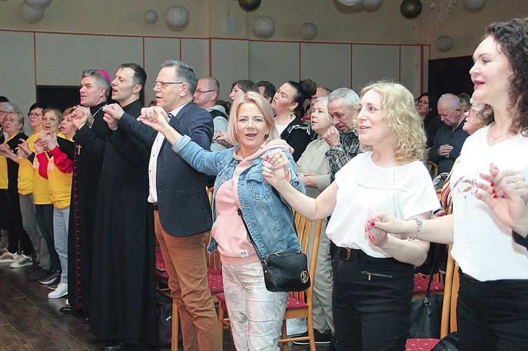 Z miejsc poderwał zebranych występ Magdy Steczkowskiej.