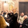 Prof. Małgorzata Podzielny dyrygowała podczas finałowego koncertu.