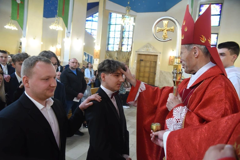 Bierzmowanie w parafii św. Heleny w Nowym Sączu 2024