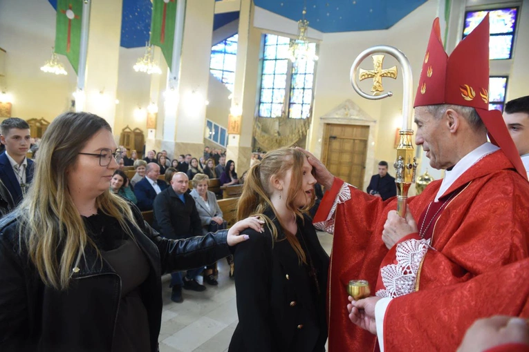 Bierzmowanie w parafii św. Heleny w Nowym Sączu 2024