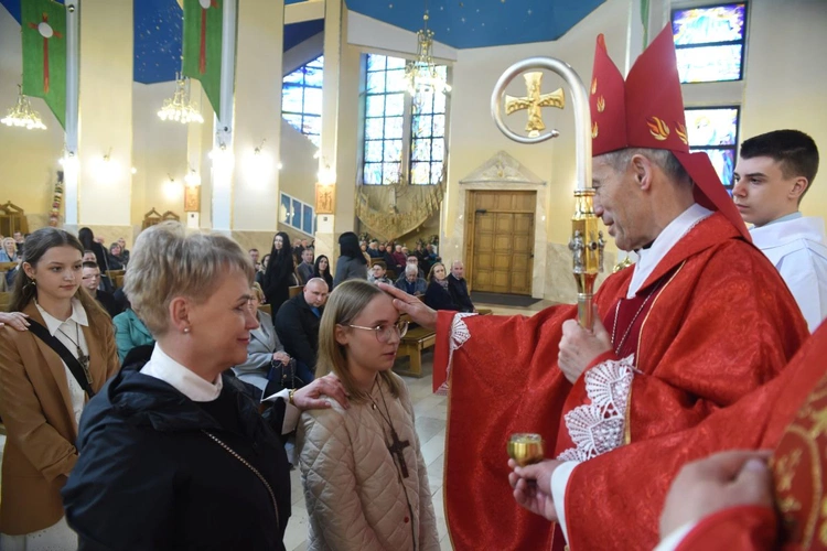Bierzmowanie w parafii św. Heleny w Nowym Sączu 2024