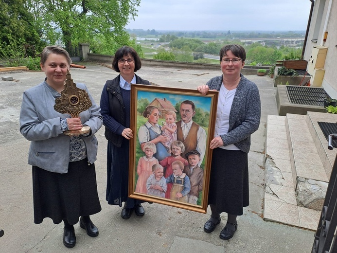 Błogosławiona rodzinach Ulmów w domach zakonnych