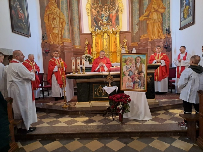 Błogosławiona rodzinach Ulmów w domach zakonnych