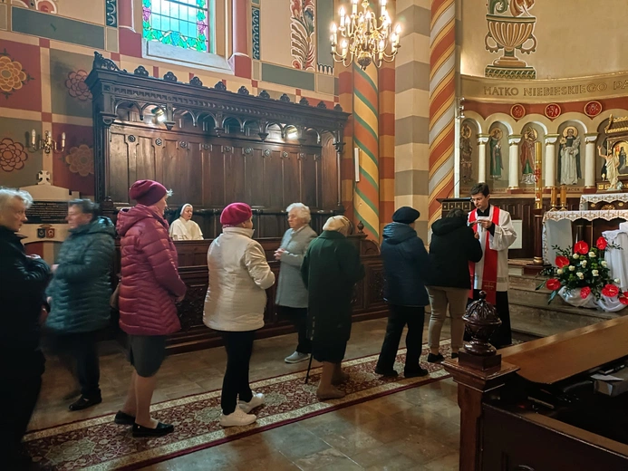 Błogosławiona rodzinach Ulmów w domach zakonnych