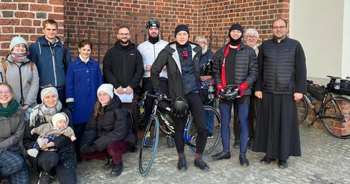 Wyjechali rowerami z Wrocławia do Asyżu