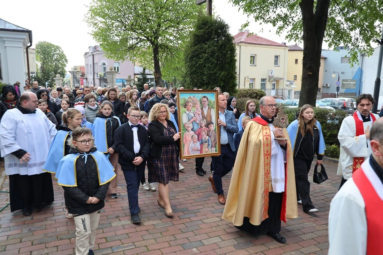Peregrynacja relikwii bł. rodziny Ulmów w Ostrowcu Świętokrzyskim