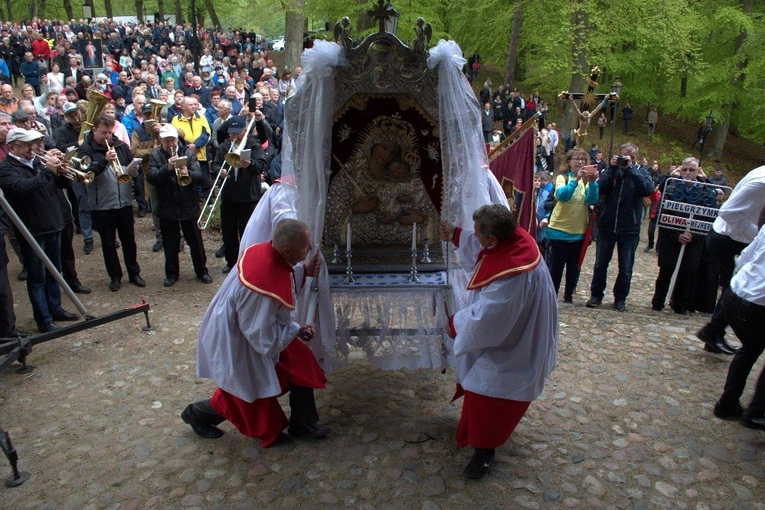 Pokłon feretronów narodowym dziedzictwem kultury Polski