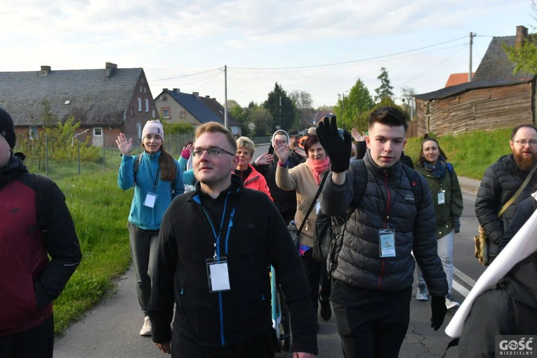 Pielgrzymka powołaniowa do Rokitna