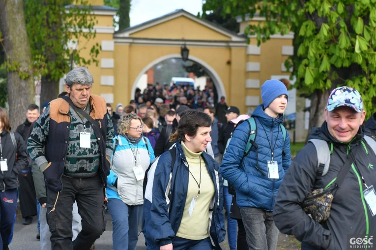 Pielgrzymka powołaniowa do Rokitna