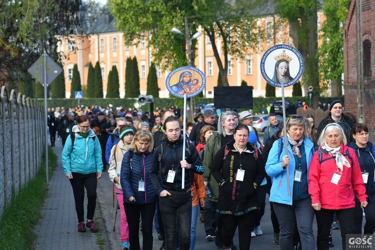 Pielgrzymka powołaniowa do Rokitna