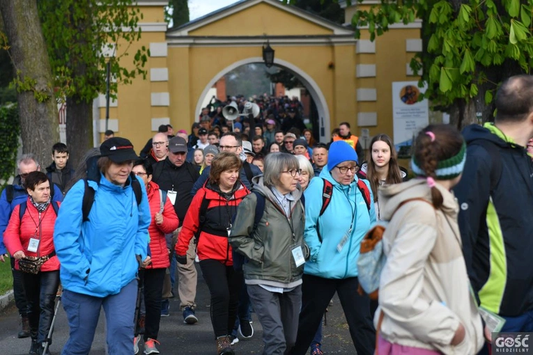 Pielgrzymka powołaniowa do Rokitna