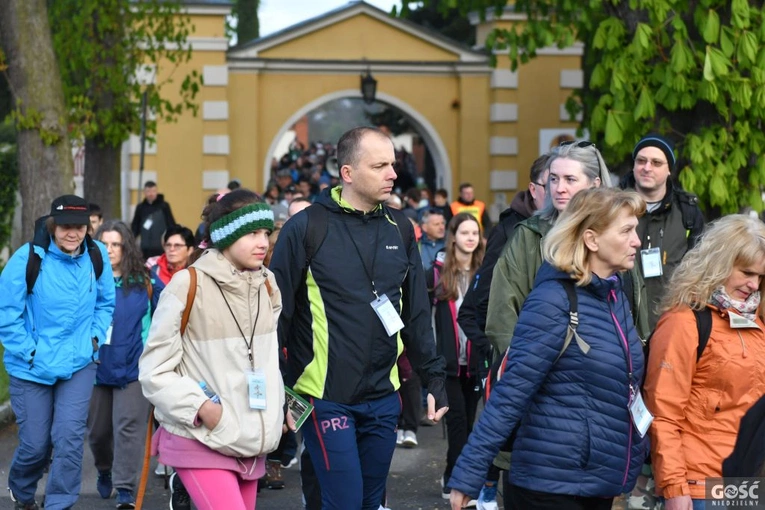 Pielgrzymka powołaniowa do Rokitna