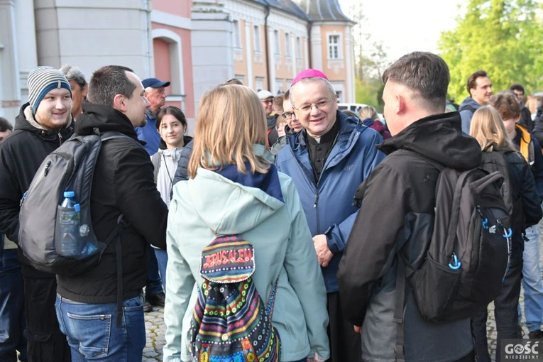Pielgrzymka powołaniowa do Rokitna