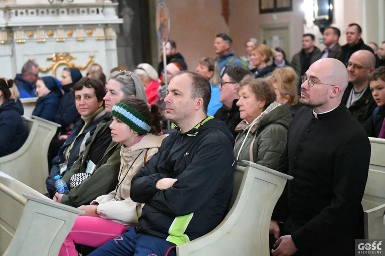 Pielgrzymka powołaniowa do Rokitna