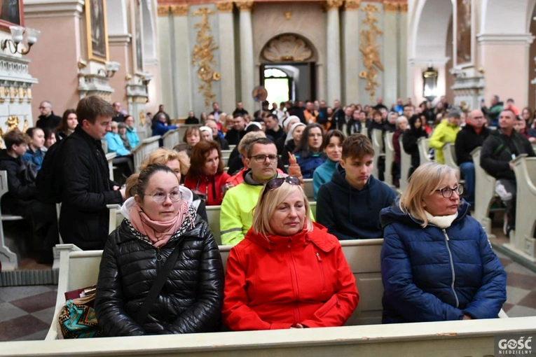 Pielgrzymka powołaniowa do Rokitna