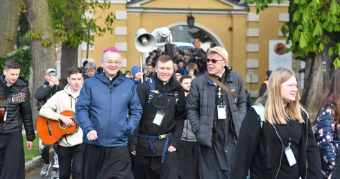 Pielgrzymka powołaniowa do Rokitna