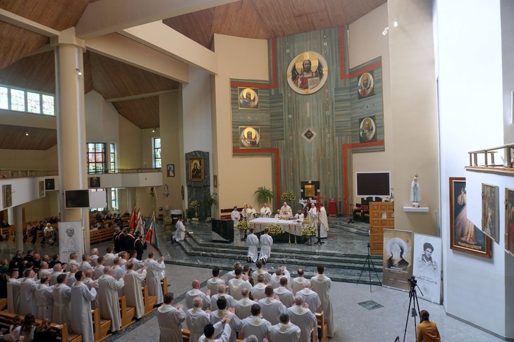 Kongres Eucharystyczny. Spotkanie z abp. Adrianem Galbasem 