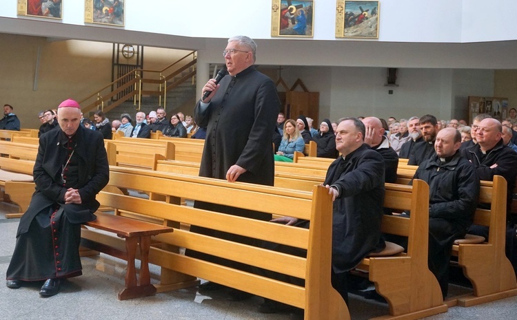 Kongres Eucharystyczny. Spotkanie z abp. Adrianem Galbasem 