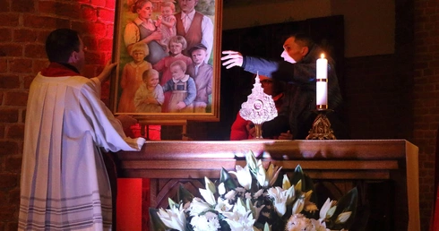 Relikwie bł. Ulmów. Kard. Nycz zachęca do modlitwy za rodziny