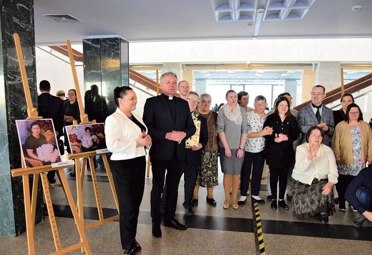 W specjalnej sesji fotograficznej i warsztatach z kobiecości przygotowanych przez studentów Nauk o Rodzinie KUL wzięło udział 47 osób.