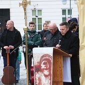 Obwieszczali Dobrą Nowinę, modląc się i śpiewając.