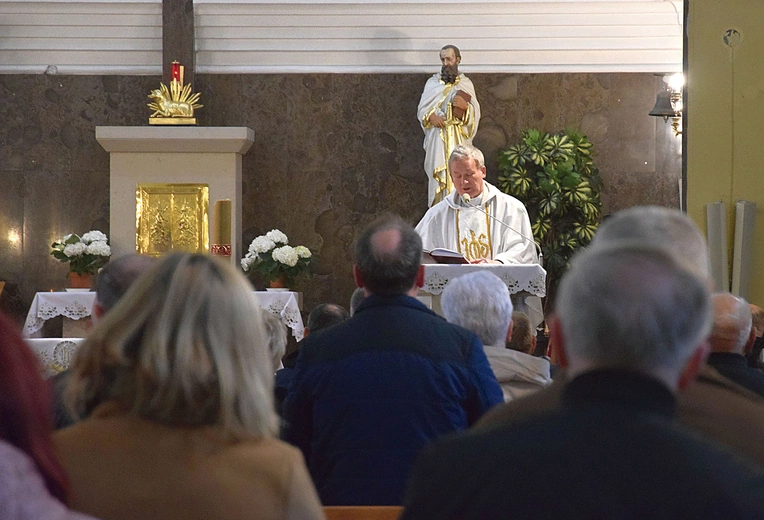 Liturgii przewodniczył ks. Marek Dziewiecki.
