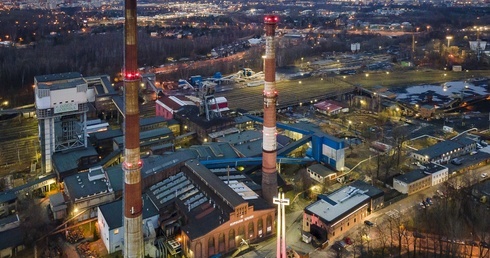 Działania związane z walką o czyste powietrze obejmują wymianę pieców, edukację oraz kontrole prowadzone przez straż miejską.