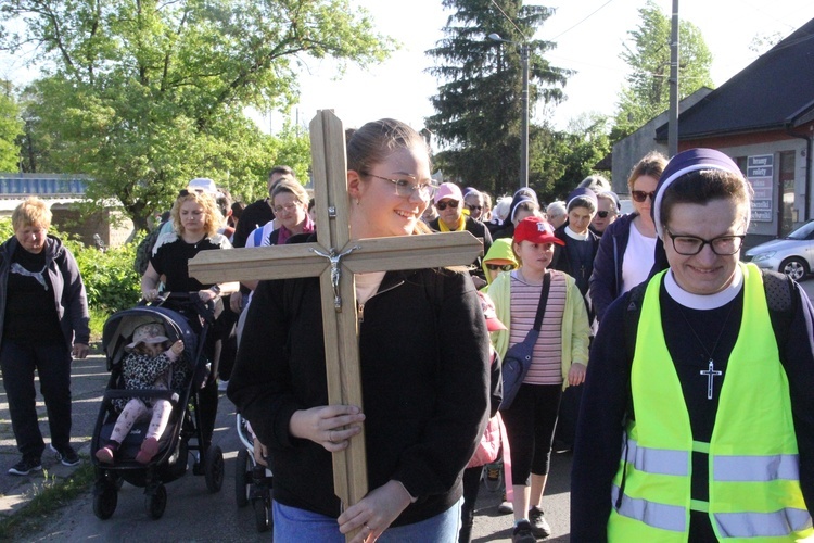 Pielgrzymka z siostrami służebniczkami z Tarnowa do Tuchowa