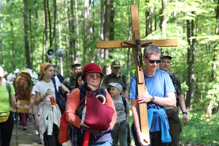 Piesza Pielgrzymka do sanktuarium Matki Bożej Dobrej Rady w Sulistrowiczkach