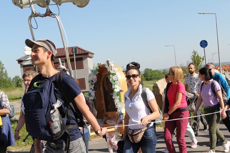 Piesza Pielgrzymka do sanktuarium Matki Bożej Dobrej Rady w Sulistrowiczkach