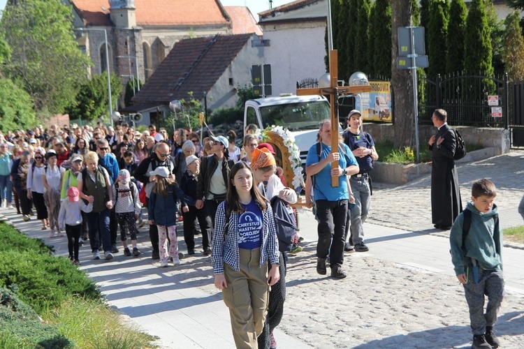 Piesza Pielgrzymka do sanktuarium Matki Bożej Dobrej Rady w Sulistrowiczkach