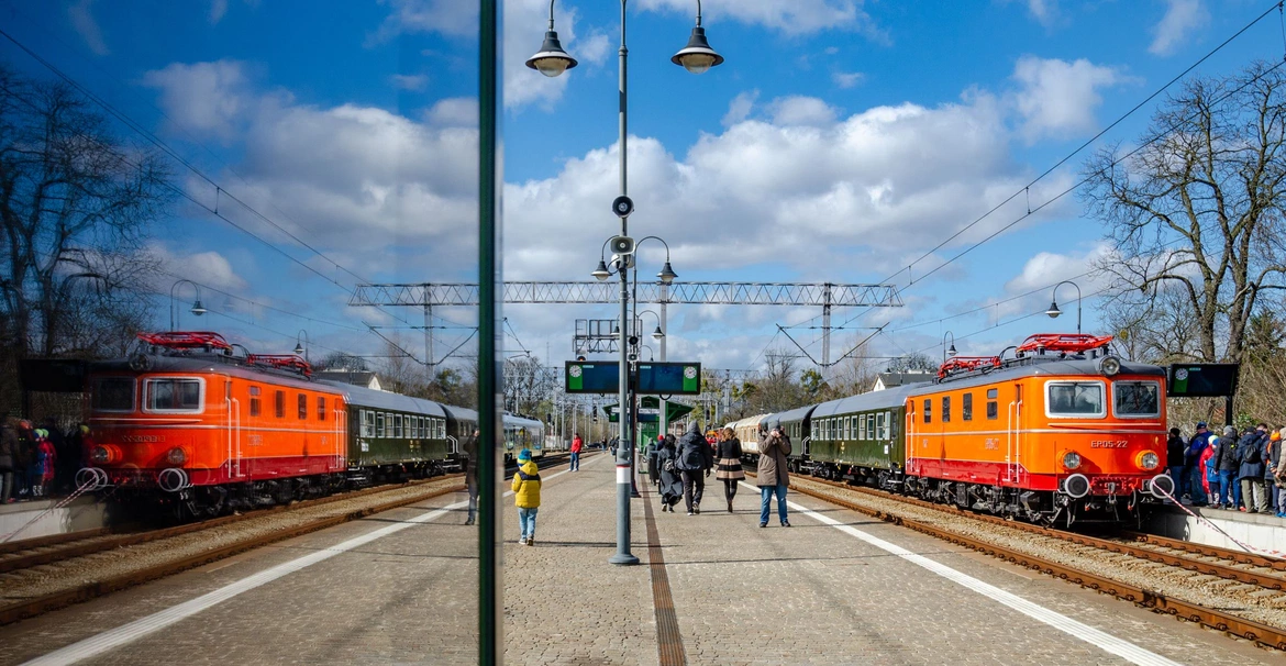 Te zabytkowe lokomotywy i wagony trzeba zobaczyć