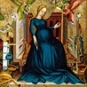 Autor nieznany, „Brzemienna Madonna z Németújvár”, tempera na desce, 1410, Węgierska Galeria Narodowa, Budapeszt. Maryja w widocznej ciąży zasiada przy kołowrotku i przygotowuje przędzę na zasłonę, która rozedrze się w momencie śmierci Jezusa. W pracy pomagają Jej anioły. Z lewej strony leży Biblia otwarta na opisie zwiastowania. Obraz przypomina nam, że celem wcielenia Jezusa była Jego zbawcza ofiara.