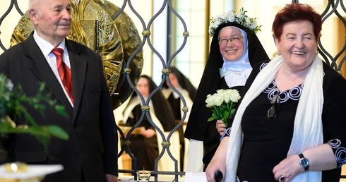 Otworzyły się drzwi klauzury